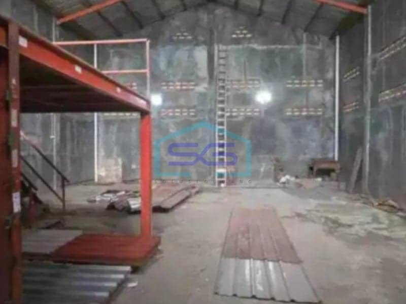 黄色区域仓库出租 战略位置优越 勿边 梳邦哈尔 中爪哇 建筑面积600平方米