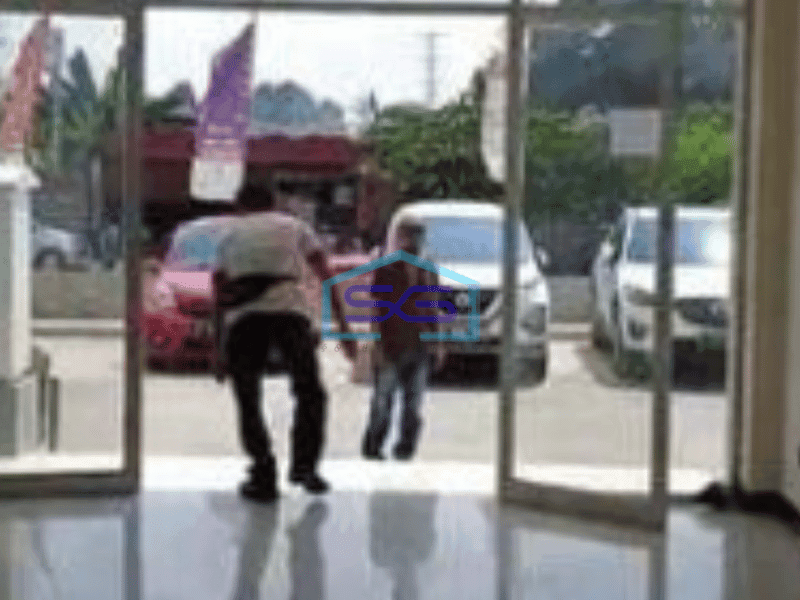 Dijual Ruang Usaha di Karang Tengah Boulevard