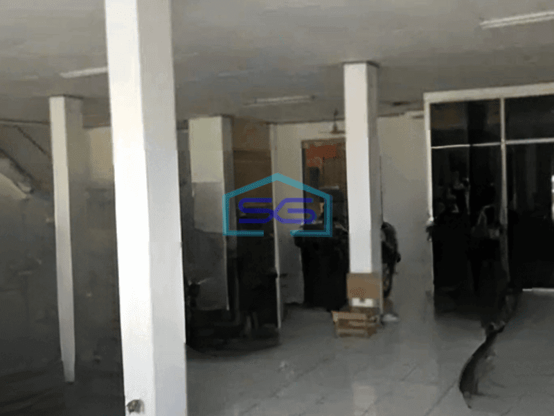 Disewakan Ruko Luas Bangunan 405 m² Lokasi Strategis di Pinggir Jalan Karawaci Tangerang