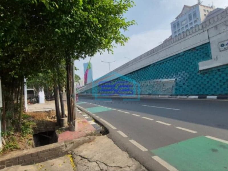 Dijual Kantor 2 Lt di Pinggir Jalan Utama Kebayoran Baru Jakarta Selatan Luas Bangunan  452 m²