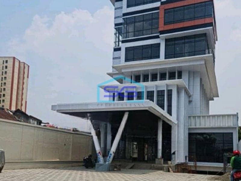 Dijual Gedung Kantor 7 Lantai + Basement Di Lokasi Strategis di Jatinegara Jakarta Timur LB 3060m2