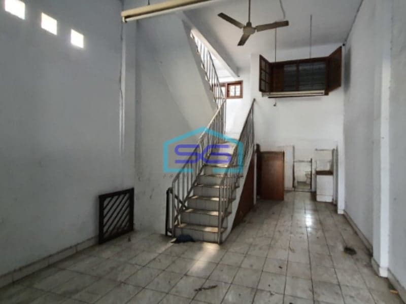 Dijual Cepat Ruko Lokasi Strategis di Jakarta Barat Luas Bangunan 270 m²