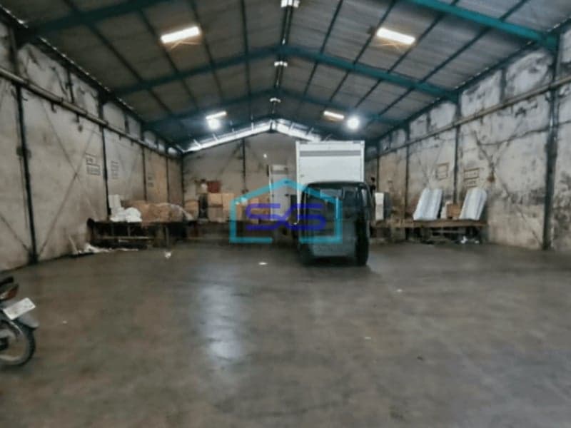 Disewakan Gudang Siap Huni Strategis Margomulyo Surabaya LT 720m2