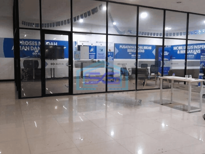 Disewakan Ruang usaha Ex Showroom di Bekasi cocok Untuk Gudang