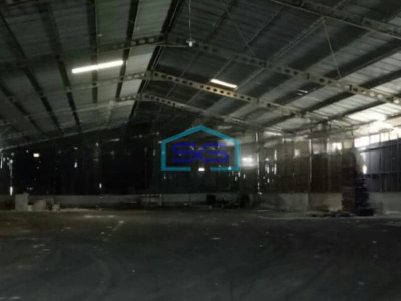 Disewakan gudang Luas Bangunan 2550 m² Lokasi Tidak Banjir di Margomulyo Surabaya