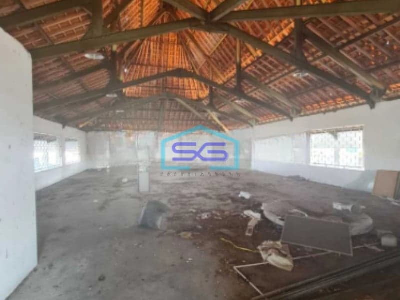 Disewakan Gedung Super Strategis Ex Bank di Jalan Veteran Solo LT 2580m2