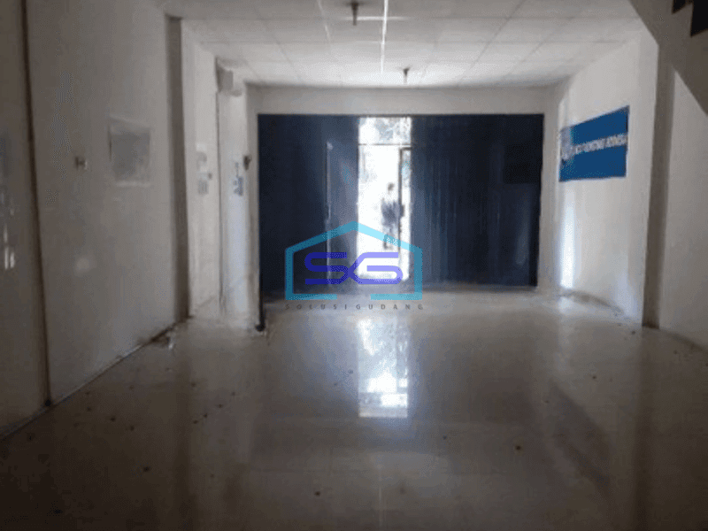 Disewa ruko komersial siap pakai di Jembatan Tiga Jakarta Utara