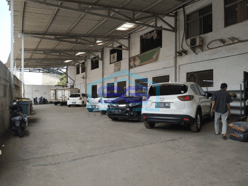 Dijual Gudang semanan hipli - Jakarta barat