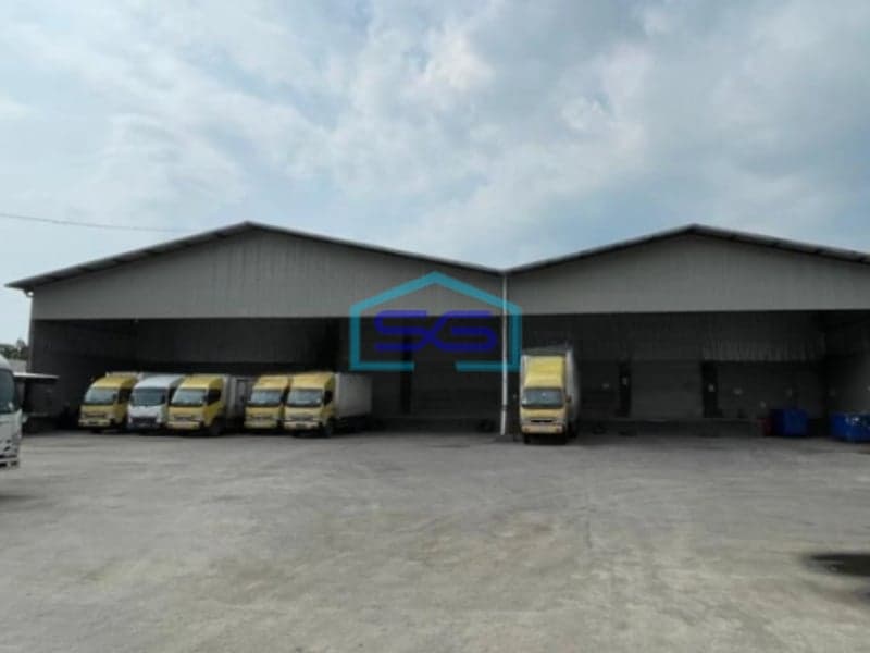 Disewakan Gudang Ada Loading Dock Siap Pakai di Batang Jawa Tengah LB 3800m2