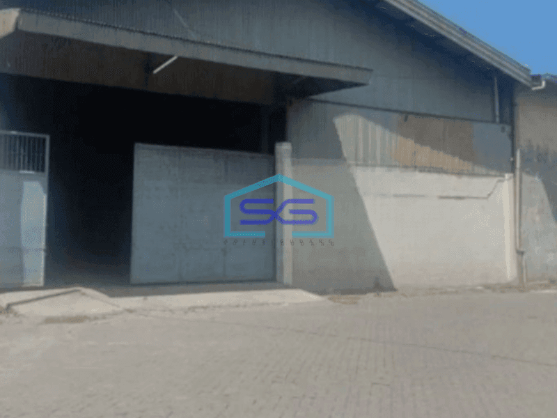 Dijual Gudang Akses Container 40 feet Luas Bangunan  1800 m² di Margomulyo Surabaya