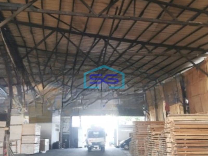 Disewakan Gudang Akses Container 40 Feet Luas Bangunan 3000 m² Lokasi Daan Mogot Jakarta Barat