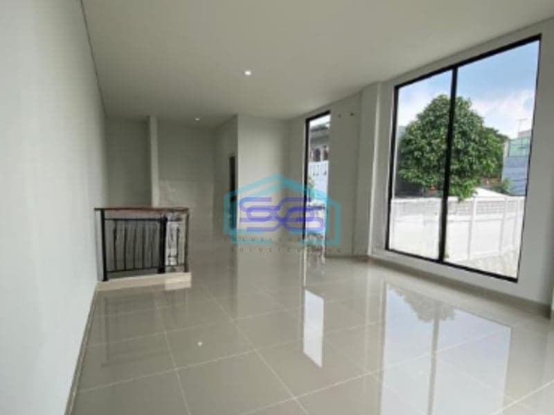 Disewakan Ruko Baru illago Paramond Gading Serpong, Tangerang Luas Bangunan  90 m²