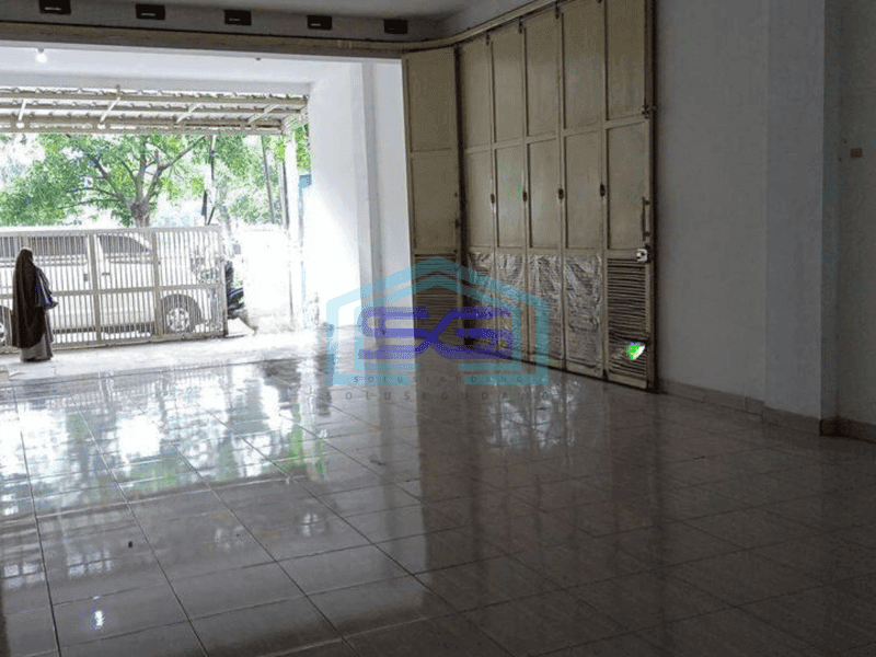 Disewa Ruko Luas Terawat Main Road di Batununggal Kota Bandung