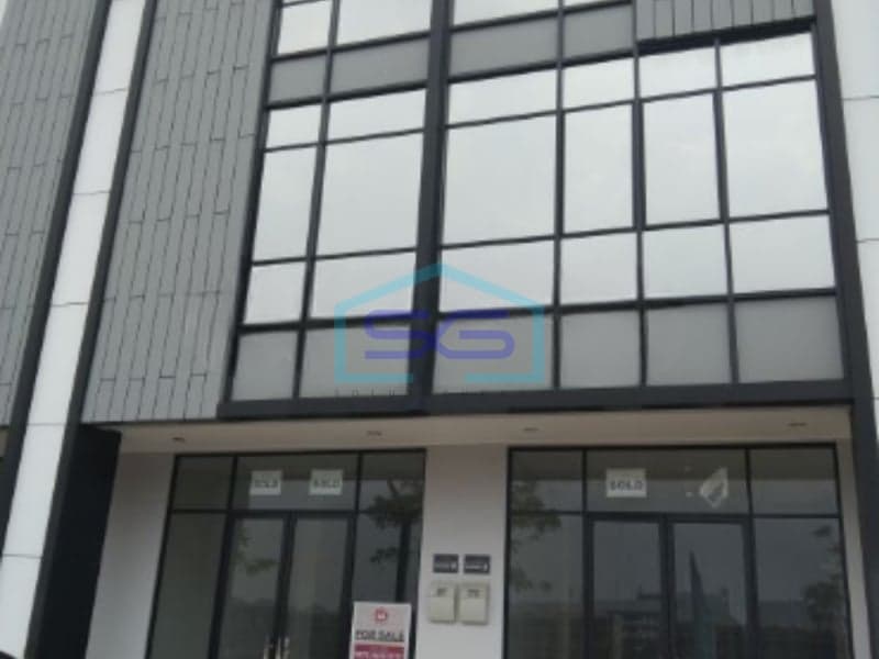 出售，位于雅加达南部法特马瓦蒂新店屋，3层，建筑面积203平方米