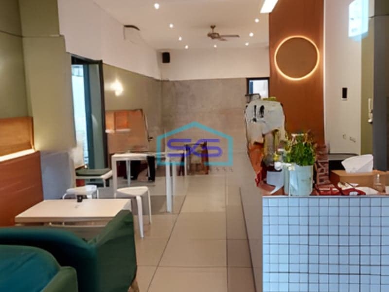 Disewakan Ruang Usaha Bagus dan Lokasi Ramai di Sayap Riau Bandung Luas 100m2