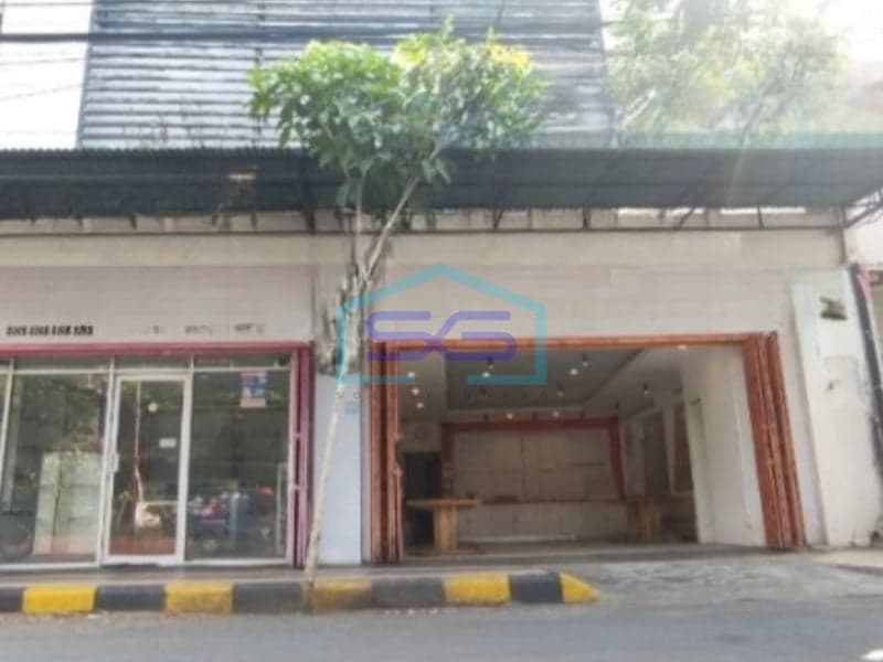 出售：位于东爪哇玛琅，占地300平方米的2层宽敞商铺