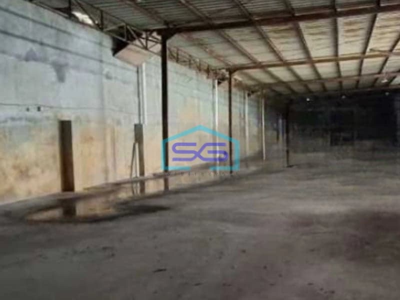 Dijual Gudang Luas Bangunan 4900 m² Lokasi Bebas Banjir di Karang Tengah Tangerang