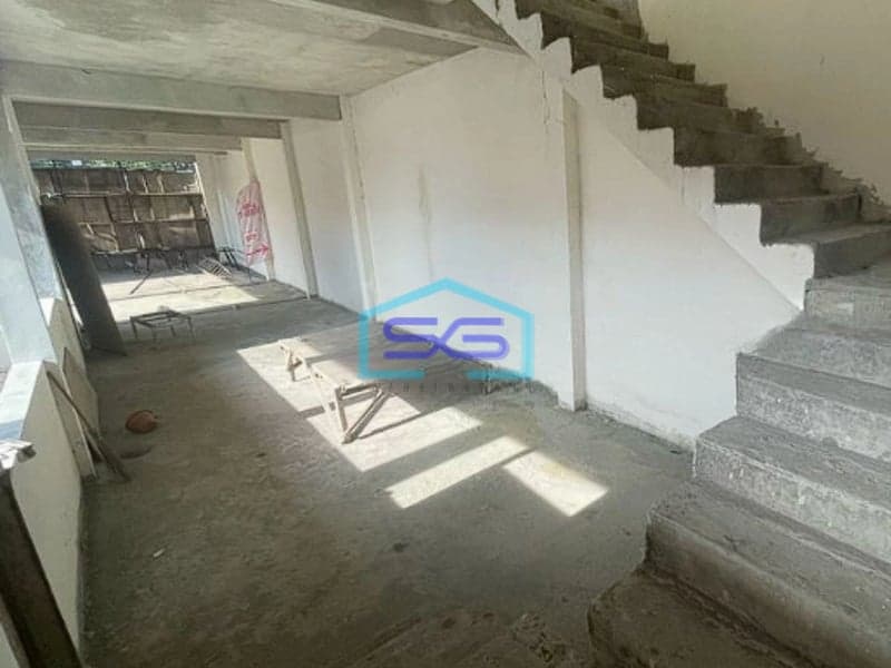 Disewakan Ruang Usaha 2 Lantai Di Pusat Seminyak Bali LB 300m2