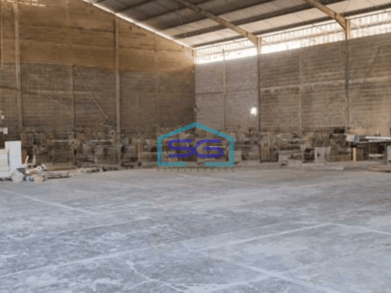 Dijual Gudang Akses Container Luas Bangunan  1000 m² Lokasi Strategis di Pasuruan Jawa Timur