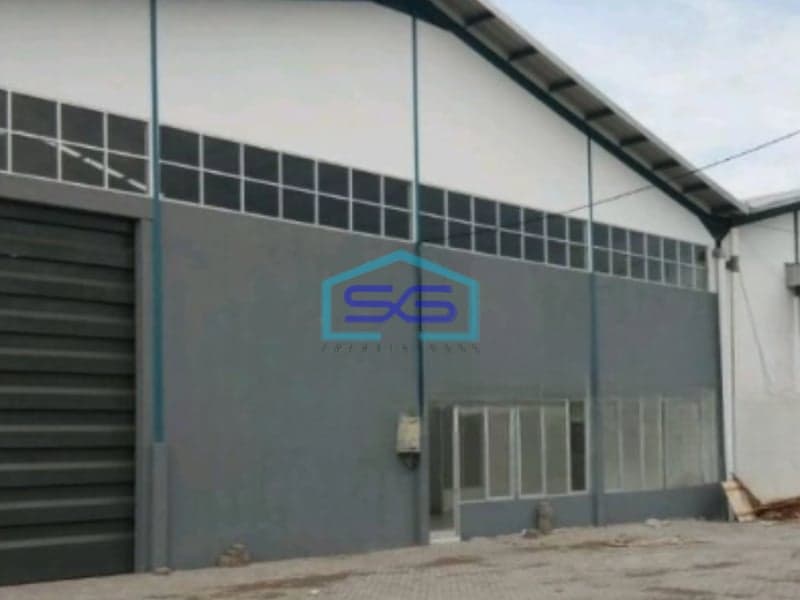 Dijual Gudang Akses Container Luas Tanah  1426 m² Lokasi Bebas Banjir di Sidoarjo