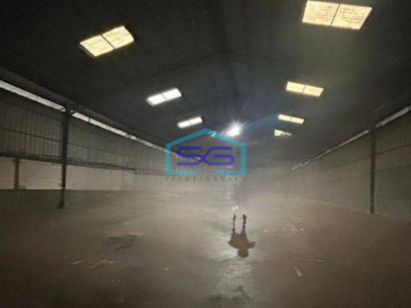 Disewakan Gudang Kavling DPR Cipondoh Tangerang Luas Tanah 1600 m²