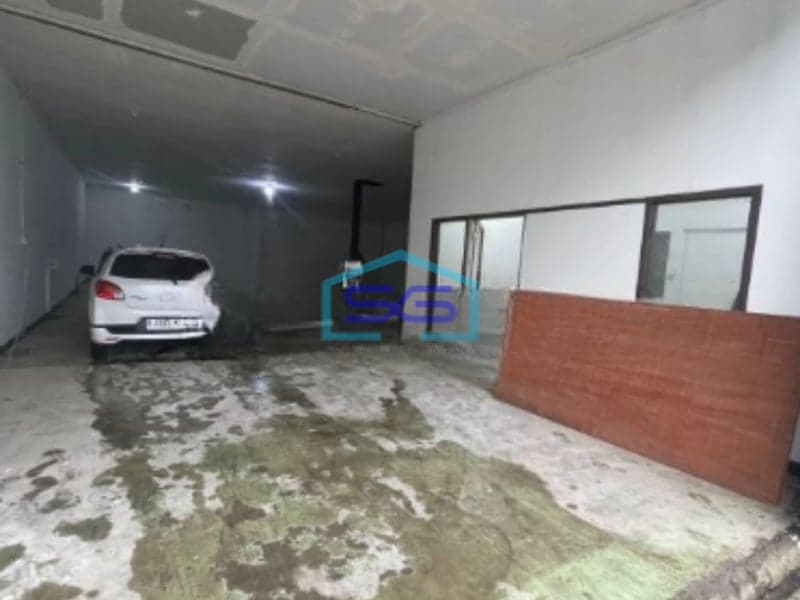 Disewakan Gudang Siap Pakai Dipinggir Jalan Raya Kranji Bekasi Selatan Luas Bangunan  615 m²