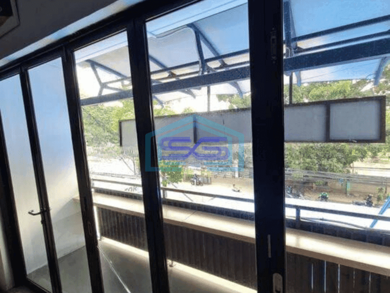 Disewakan Ruko 2 lantai , lokasi di pinggir jln raya Jagakarsa Jakarta Selatan