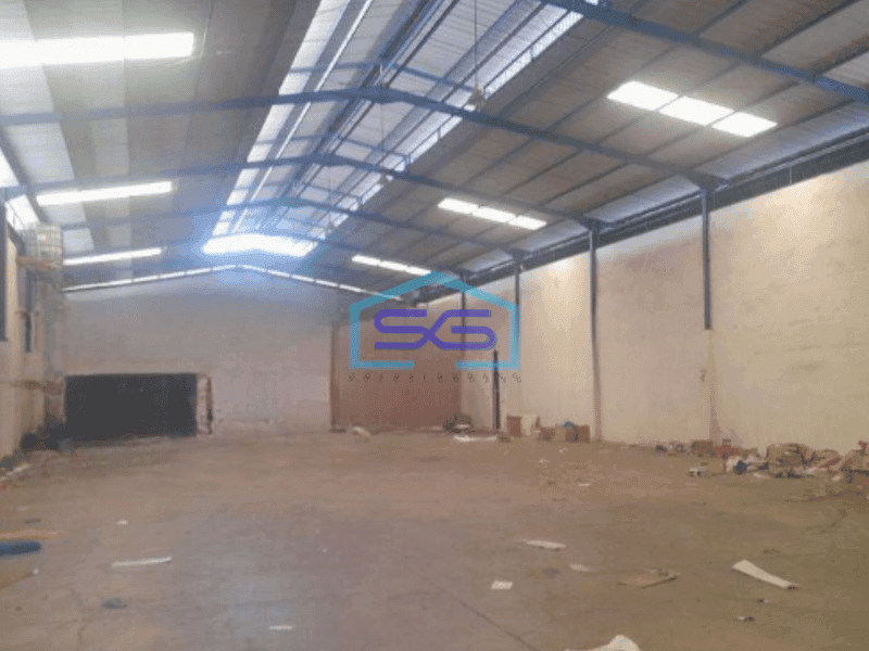 Disewakan Gudang Siap Pakai di Meruya Jakarta Barat Luas Tanah 2300 m²