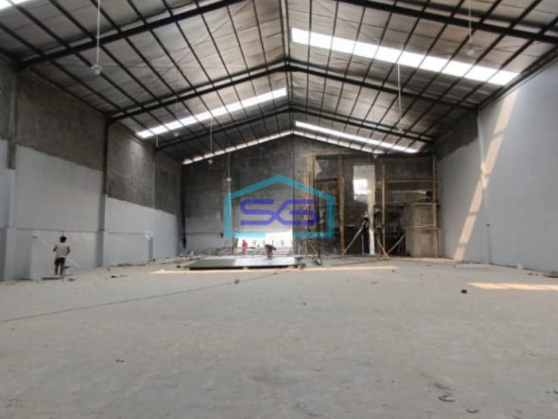 Disewakan Gudang di Kavling DPR Cipondoh Tangerang Sudah Renovasi SHM LT 800m2