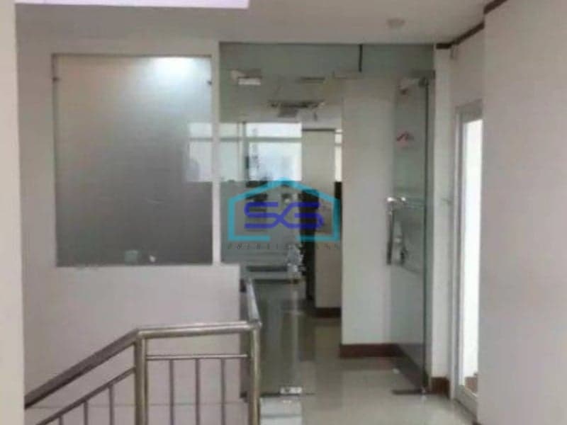 Dijual Gedung Office Strategis di Mampang Prapatan Jakarta Selatan LB 543m2