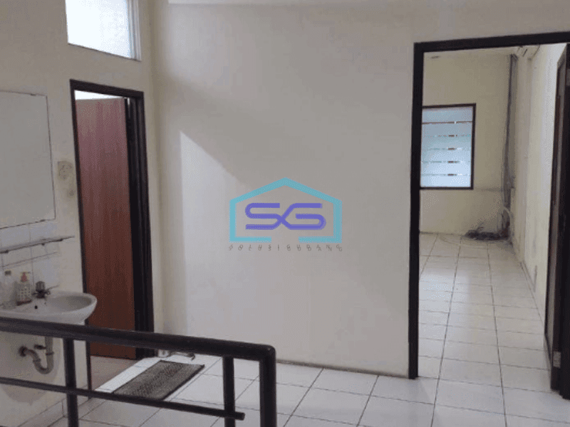 Disewakan Ruko Lokasi Strategis di Gatot Subroto Bandung Luas Tanah  100 m²