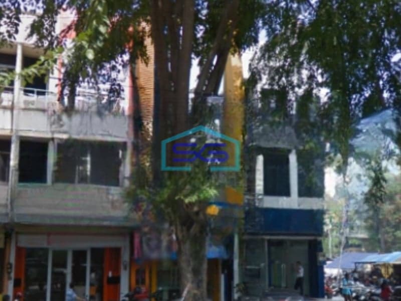 Disewakan Ruko Luas Bangunan 270 m² Lokasi Strategis di Taman Palem Jakarta Barat