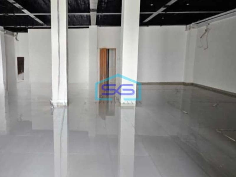 Disewakan Ruang Usaha Ada Lift Luas Tanah  276 m² Lokasi di Muara Karang Jakarta Utara