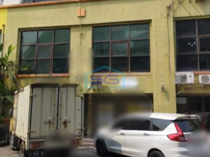 Disewakan Ruko Luas Bangunan 295 m² Lokasi di Surabaya Kota