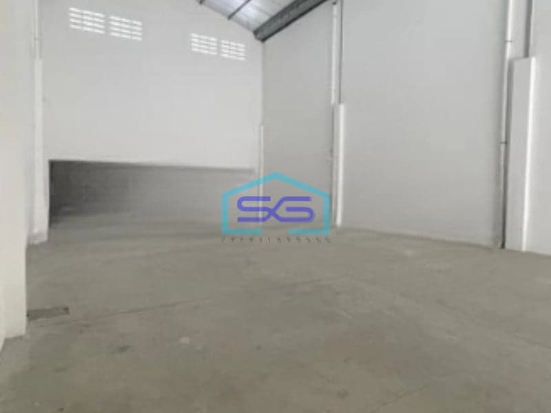 Disewakan Gudang Akses Container Luas Tanah  220 m² Lokasi di Tangerang