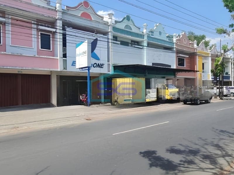 出售：绝佳战略位置2层商铺，中爪哇 Solo Baru，建筑面积135平方米