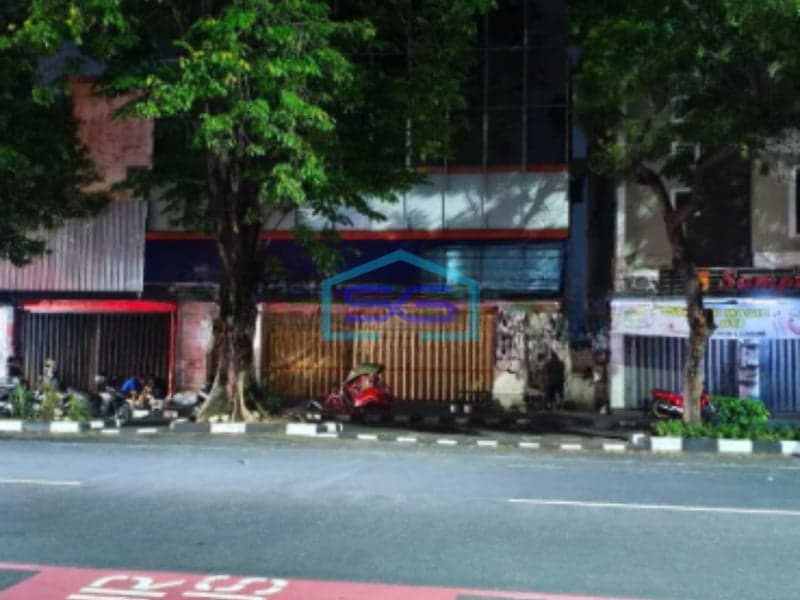 Disewakan Ruko 4 Lantai Lokasi Strategis Cocok Untuk Investasi Usaha di Solo LB 773m2