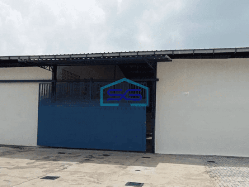 Disewakan Gudang Murah Luas Bangunan 3000 m² Lokasi Strategis di Pinggir Jalan Raya Narogong Bekasi