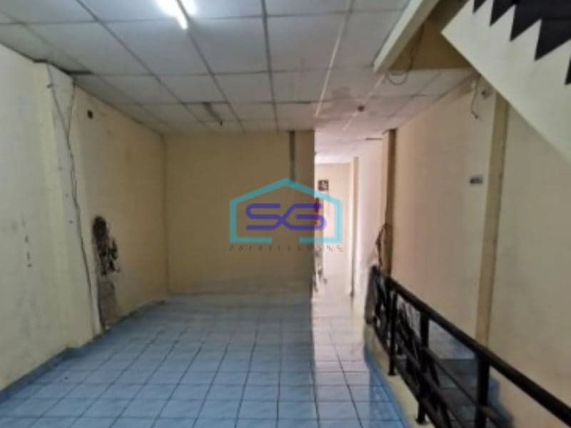 Disewakan Ruko 1 Lantai Luas Bangunan  300 m² Lokasi Kebon Jeruk Jakarta Barat