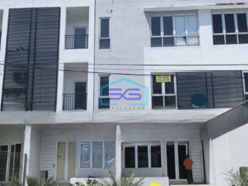 Dijual Ruko 3 Lantai Luas Bangunan  225 m² Lokasi Strategis di Cengkareng Jakarta Barat