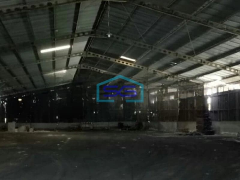Disewakan Gudang Tidak Banjir di Margomulyo Surabaya Luas Bangunan 2550 m²
