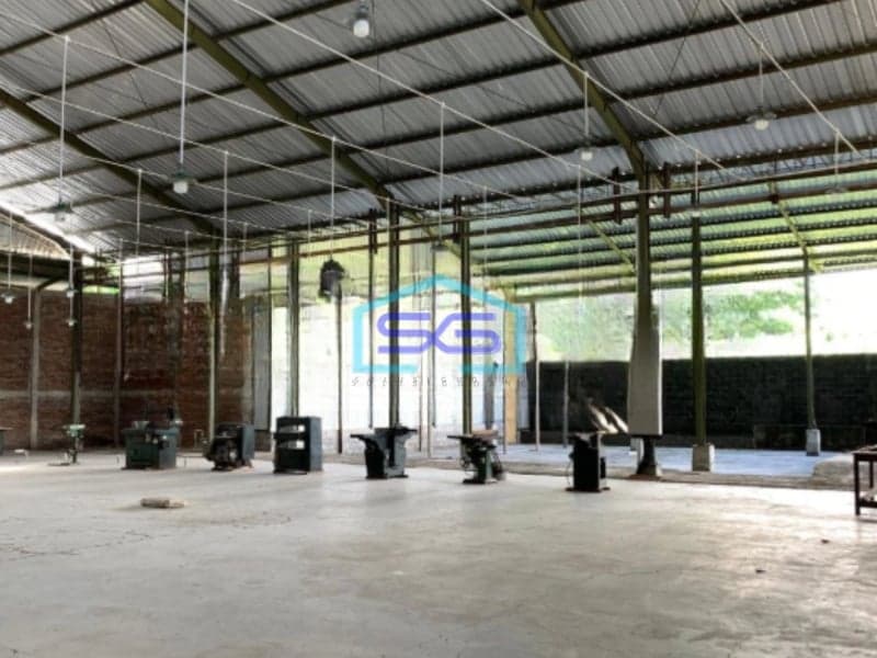 Disewakan Gudang Ada Kantor Luas Bangunan  2600 m² Lokasi Gamping Sleman Yogyakarta