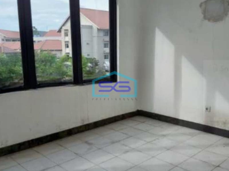 Dijual Ruko Pinggir Jalan Raya Luas Bangunan  230 m² Lokasi Daan Mogot Jakarta Barat