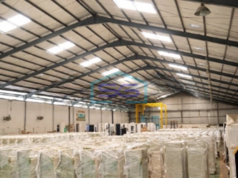 优租位于淡茂集市唐格朗的优良仓库，建筑面积7800平方米