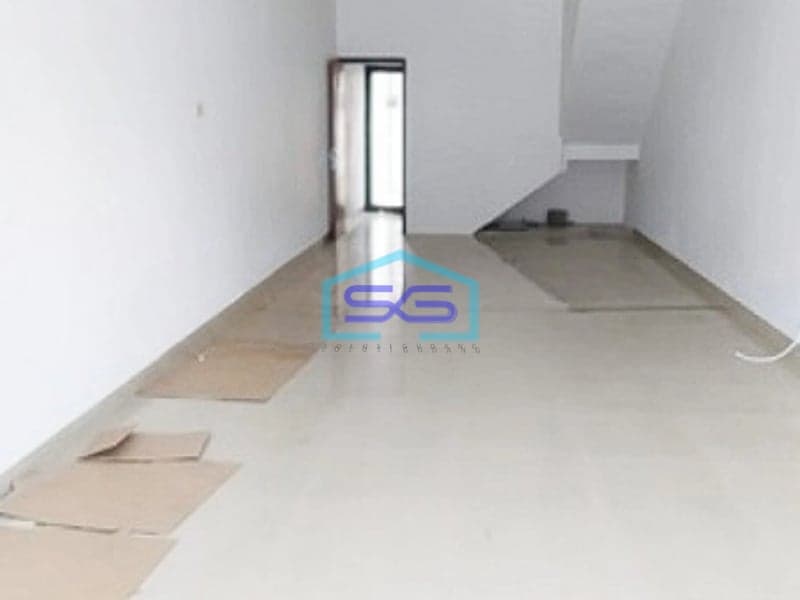 Disewakan Ruko 3 Lantai Siap Pakai Strategis di Jalan Lebar Roxy Jakarta Pusat LB 120m2