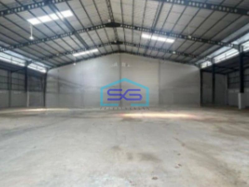 Disewakan Gudang Sudah Renovasi, SHM Luas Tanah 1600m2 di Tangerang Parkir Luas