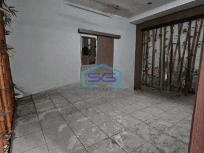 Disewakan Ruko 3 Lantai Luas Tanah 120 m² di Holis Cigondewah Bnadung Lokasi Strategis