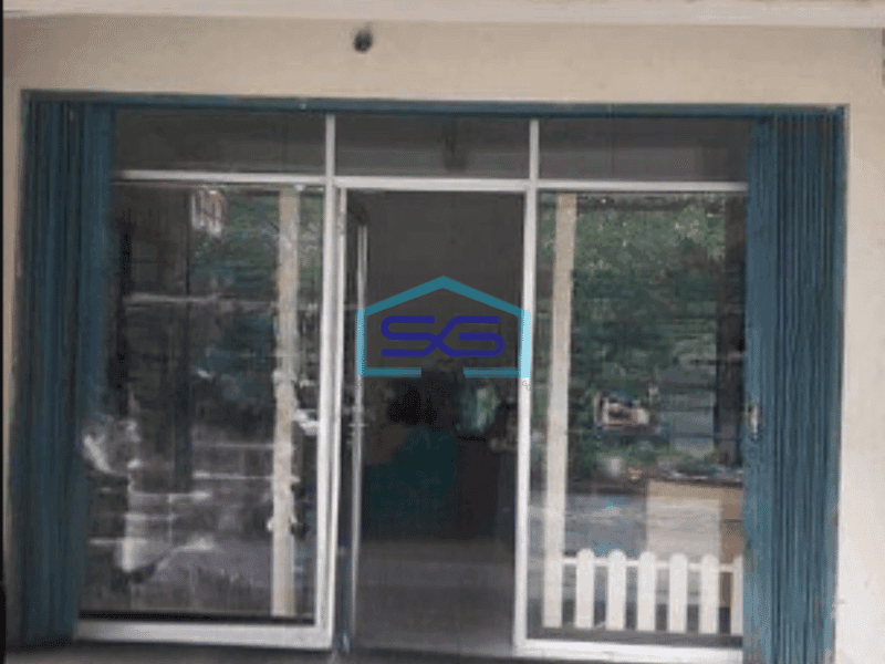 Dijual Ruko Lokasi Sangat Strategis dan Bebas Banjir Luas Bangunan 122 m² di Taman Royal Tangerang