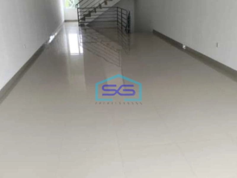 Dijual Ruko 2,5 Lantai Mainroad Holis Kota Bandung Luas Bangunan  135 m²