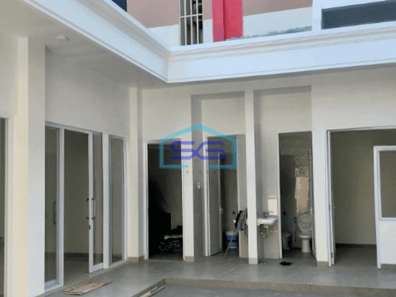 Disewakan Ruko Baru Luas Tanah 325 m² di Mangkubumen Solo